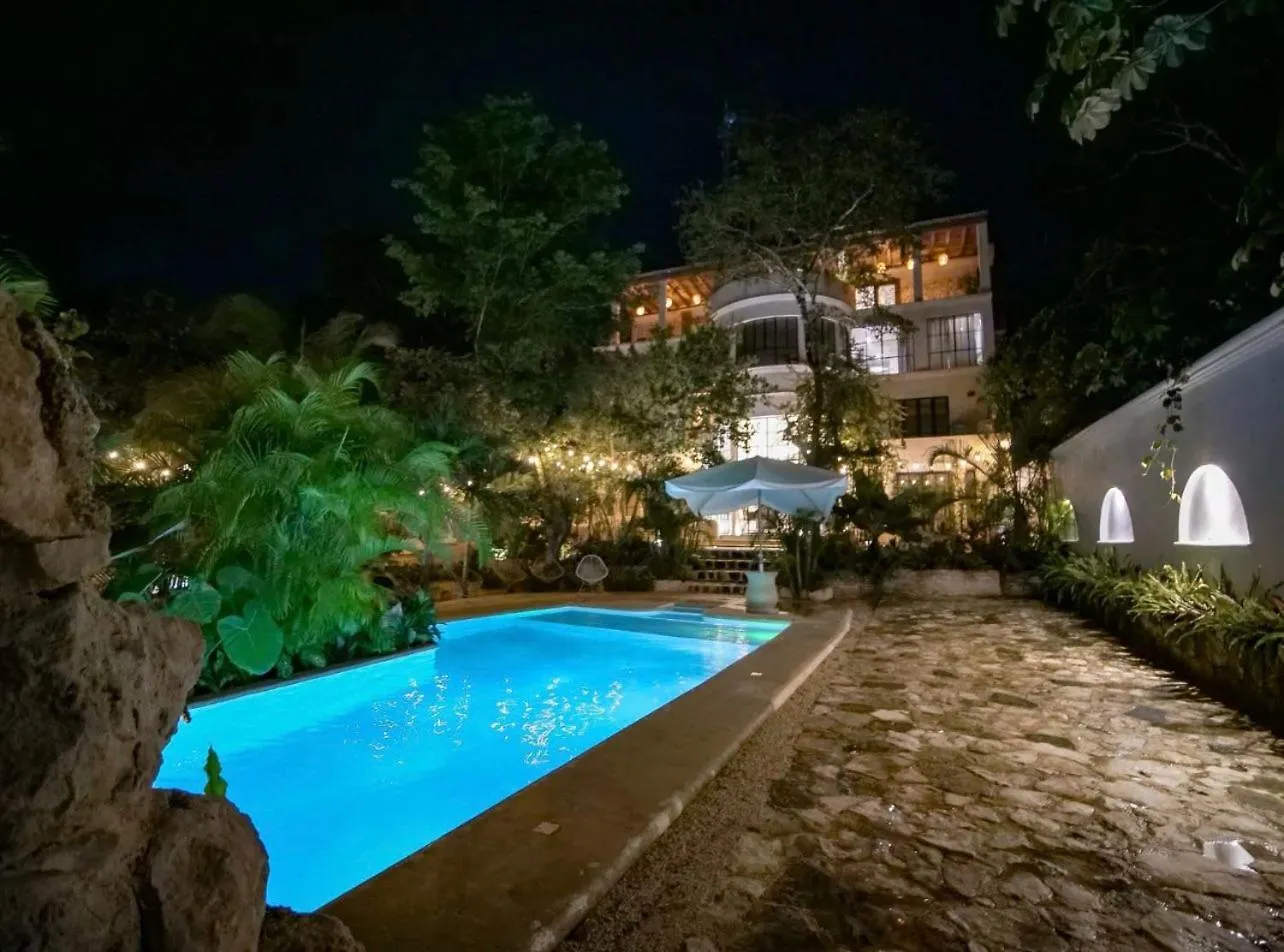 Francisco Uh May Casa Mag-Ha Bed & Breakfast  Francisco Uh May